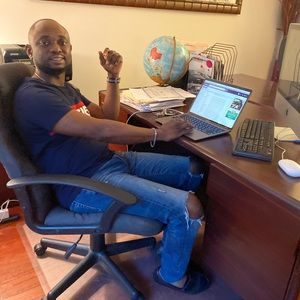 Meet your Posher, Adetayo